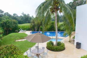 Golf Drive 2 Bedroom Apartment with Rooftop Pool